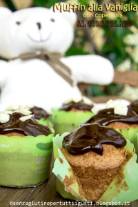 Muffin alla vaniglia con copertura al cioccolato