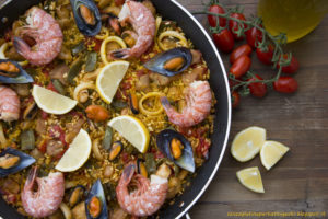 Paella valenciana mixta - Gluten Free Travel & living