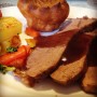 Roast-beef, mini Yorkshire pudding, patate e carote croccanti, sughetto ultrarapido