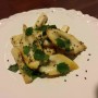 Insalatina di ovoli crudi alla menta bergamotto, pimpinella e semi di chia