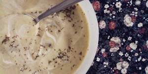 Zuppa di aglio, sedano rapa e zafferano