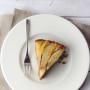 Torta rovesciata di pere, grano saraceno e cardamomo