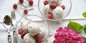Gelato al cocco e lamponi