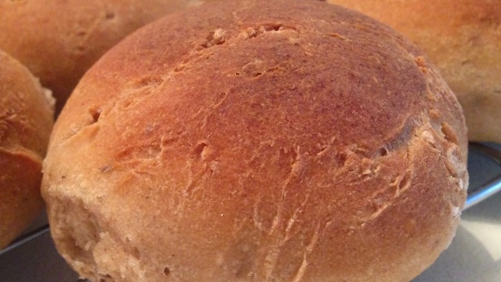 Panini con farina di castagne e noci