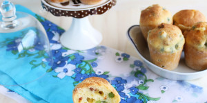 Muffins con pisellini e pomodori secchi