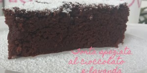 Torta speziata al cioccolato e lavanda – gluten free