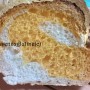 pane bicolore al pomodoro