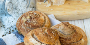 Chiocciole al parmigiano e alla  paprika con sale alla menta e limone