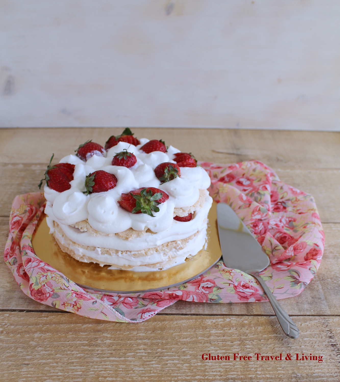 Torta di meringa, crema e fragole senza glutine - Gluten Free Travel and Living