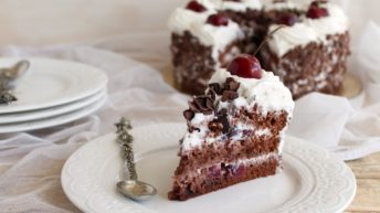 Torta Foresta nera senza glutine: la video ricetta