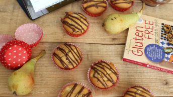 Muffins con pere e cioccolato senza glutine