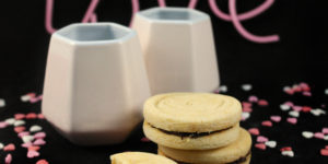 Biscotti di San Valentino senza glutine, senza latticini e senza zuccheri raffinati