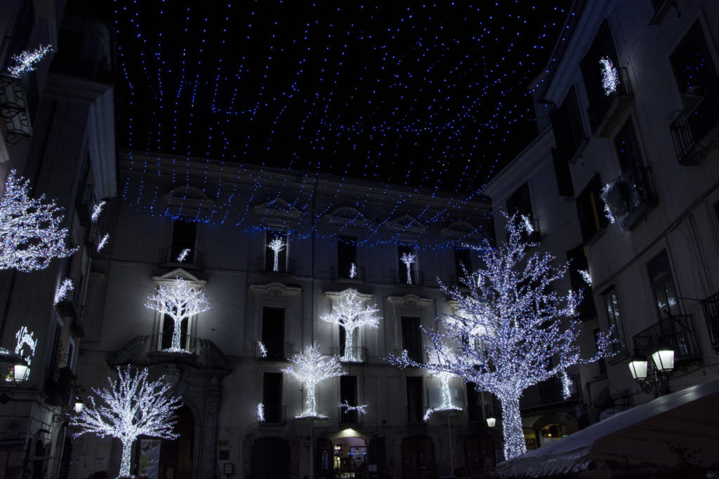 Sfondi Natalizi Con Presepe.Salerno Senza Glutine A Natale Con Luci D Artista E Presepi